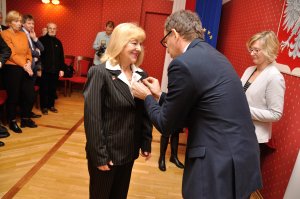 Uroczystość wręczenia Krzyży Wolności i Solidarności, Poznań 19 grudnia 2016. Na zdj. Krystyna Lemanowicz